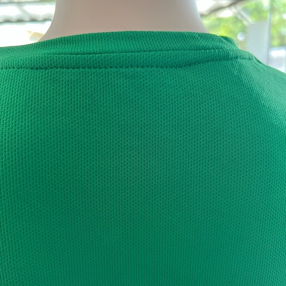 T-Shirt - Picture 5 of 8